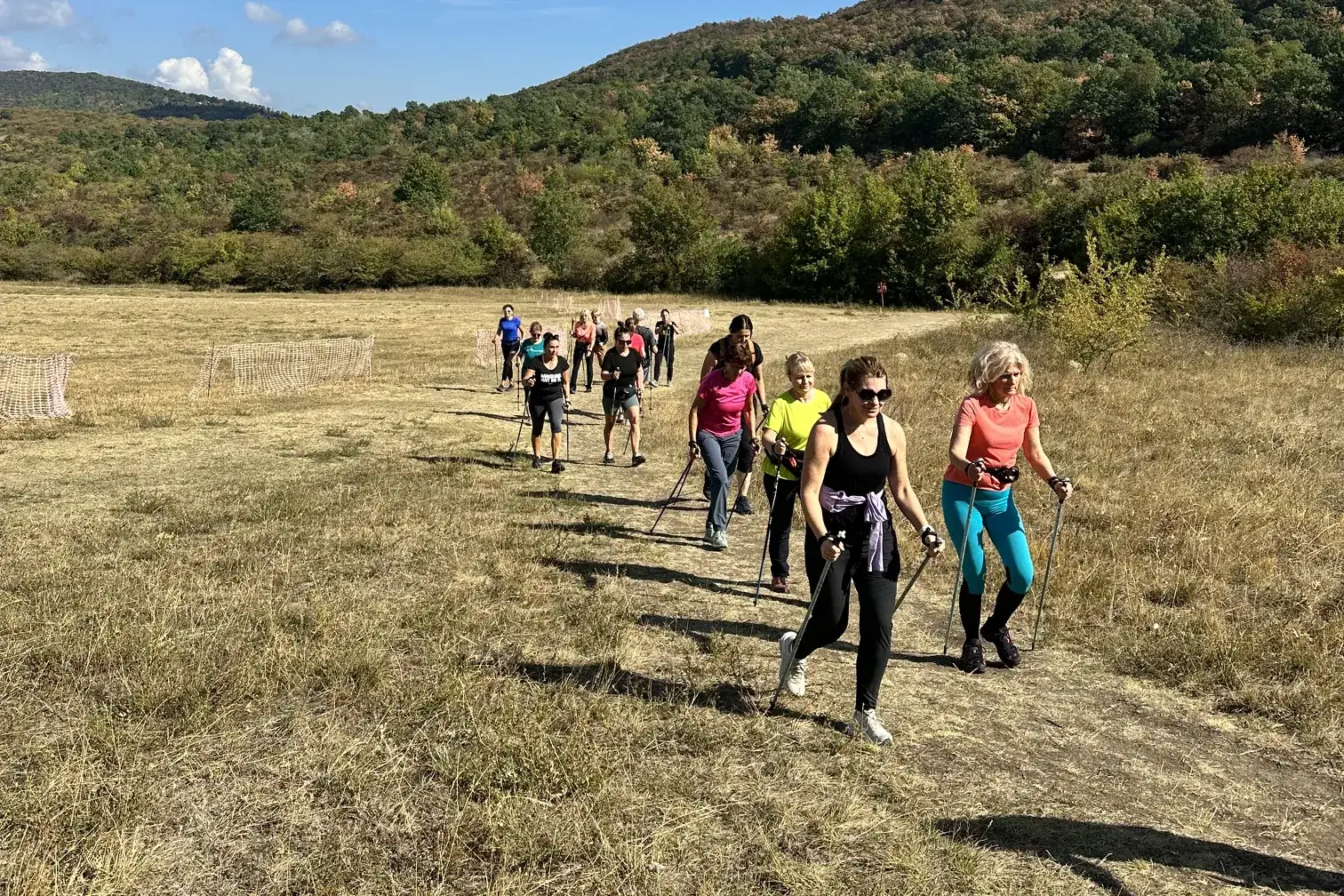 Nordic walking <strong>magánedzések</strong> 1 Nordic walking csoport a réten
