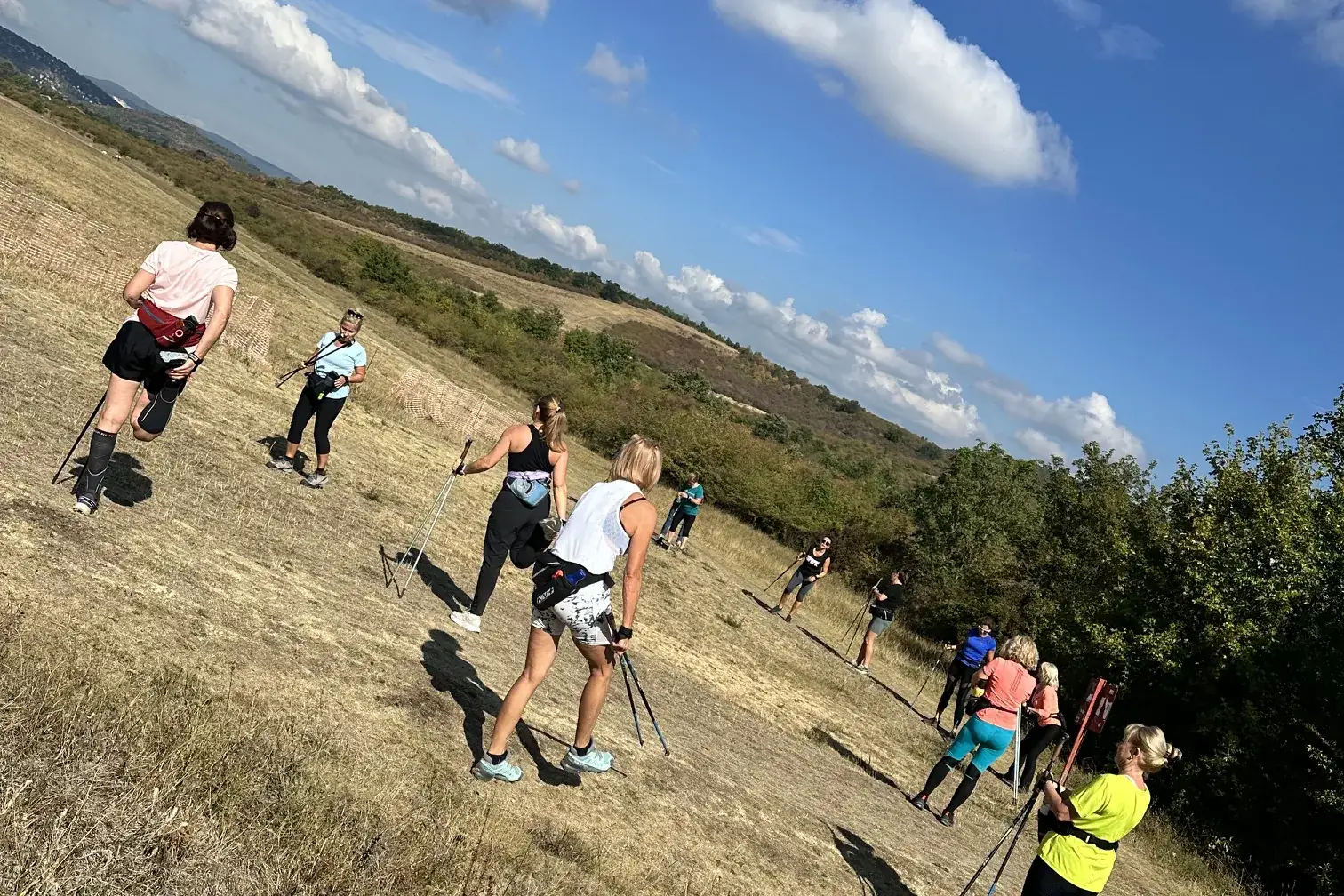 Nordic walking <strong>magánedzések</strong> 5 Nordic walking a domboldalon